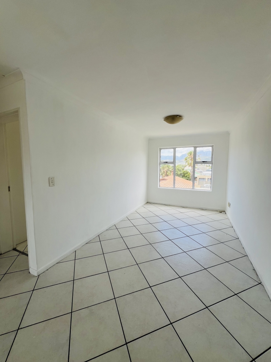 To Let 1 Bedroom Property for Rent in Guldenland Western Cape